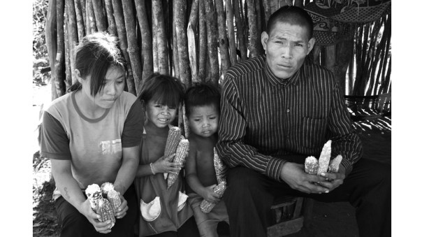 Índios Guarani Kaiowá